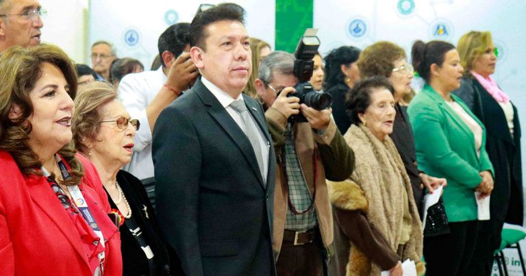 ICAM PARTICIPA EN HOMENAJE AL BICENTENARIO DE BOLIVIA ORGANIZADO POR AMEP