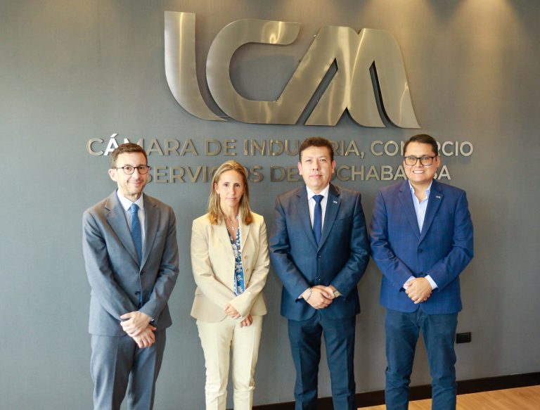 ICAM RECIBE A EJECUTIVOS DE LA CORPORACIÓN FINANCIERA INTERNACIONAL DEL GRUPO BANCO MUNDIAL