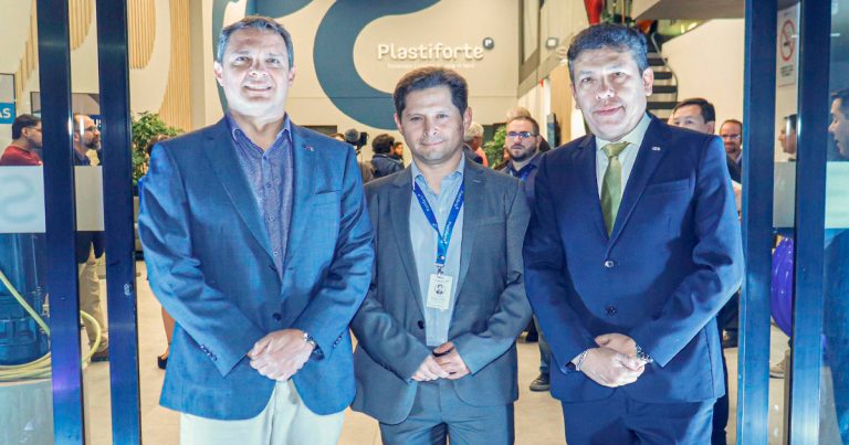 PLASTIFORTE PRESENTA SU RENOVADO SHOWROOM CON TECNOLOGÍA DE VANGUARDIA