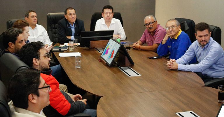 DIRECTORIO DE LA ICAM ANALIZA EL NUEVO ESCENARIO POLÍTICO Y ECONÓMICO DE BOLIVIA JUNTO AL ANALISTA FRANKLIN PAREJA