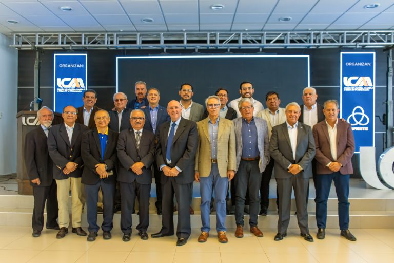 ICAM Y SAPIENTIS LLEVAN A CABO EXITOSA CONFERENCIA INTERNACIONAL SOBRE ÉXITO EMPRESARIAL EN CRISIS, DICTADA POR PINKAS FLINT