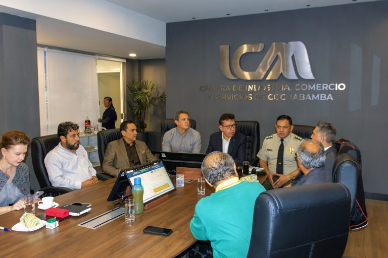 VISITA DE COMANDANTE DEPARTAMENTAL DE LA POLICÍA A ICAM