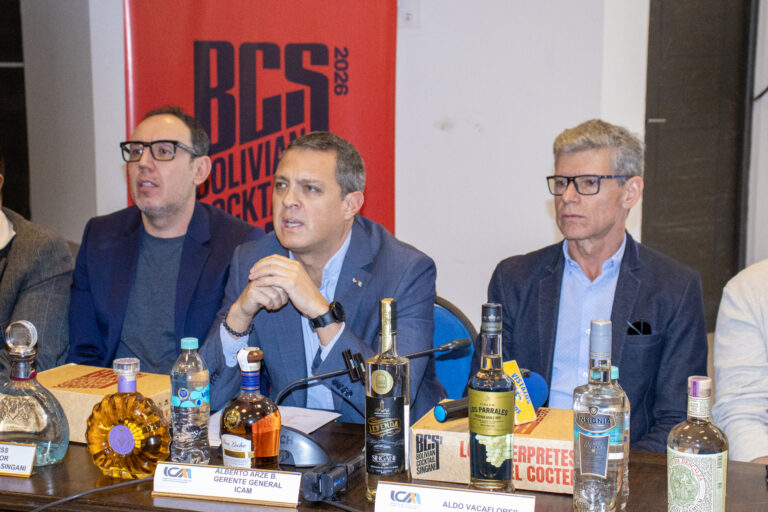 EN ICAM SE PRESENTA EL BOLIVIAN COCKTAIL SINGANI 2026