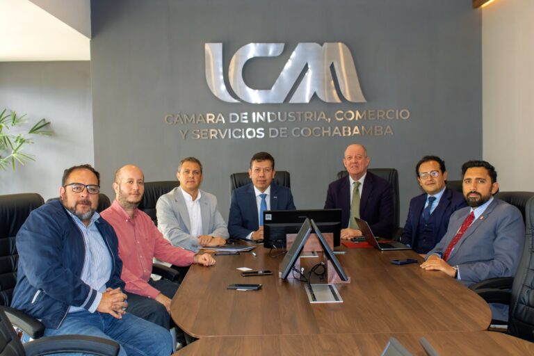 ICAM RECIBE LA VISITA DEL EMBAJADOR DE PERÚ