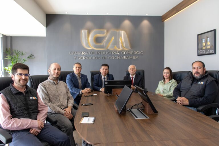 ICAM RECIBE VISITA PROTOCOLAR DEL EMBAJADOR DE ECUADOR