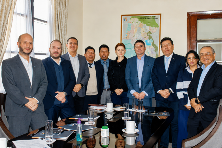 REUNIÓN CON EL PRESIDENTE DEL CONCEJO MUNICIPAL DE COCHABAMBA