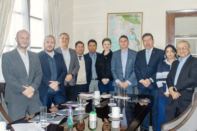 REUNIÓN CON EL PRESIDENTE DEL CONCEJO MUNICIPAL DE COCHABAMBA