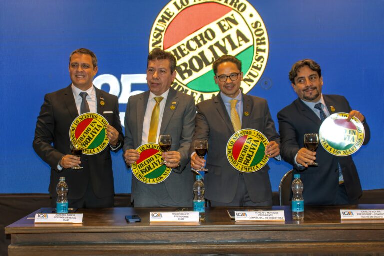 ICAM CONMEMORA LOS 25 AÑOS DE “HECHO EN BOLIVIA” CON HOMENAJE A SU CREADOR Y UN LLAMADO A FORTALECER LA PRODUCCIÓN NACIONAL
