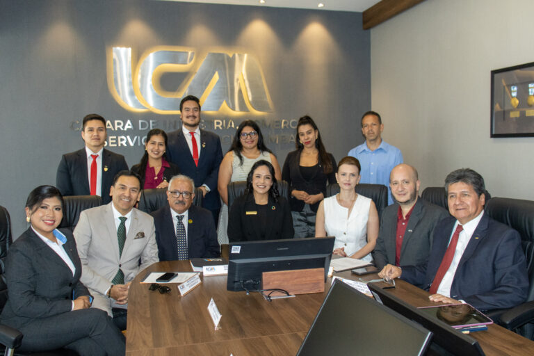 PRESIDENTA MUNDIAL DE JCI VISITA ICAM 