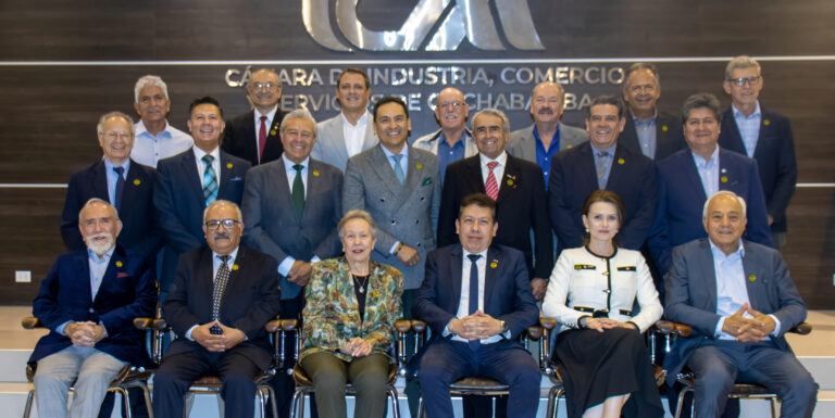 ICAM REÚNE A EX PRESIDENTES Y CONMEMORA 104 AÑOS DE VIDA INSTITUCIONAL