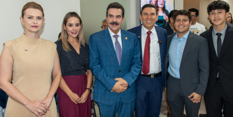ICAM ACOMPAÑA A CLÍNICA ODONTOLÓGICA TELLO EN SU ANIVERSARIO